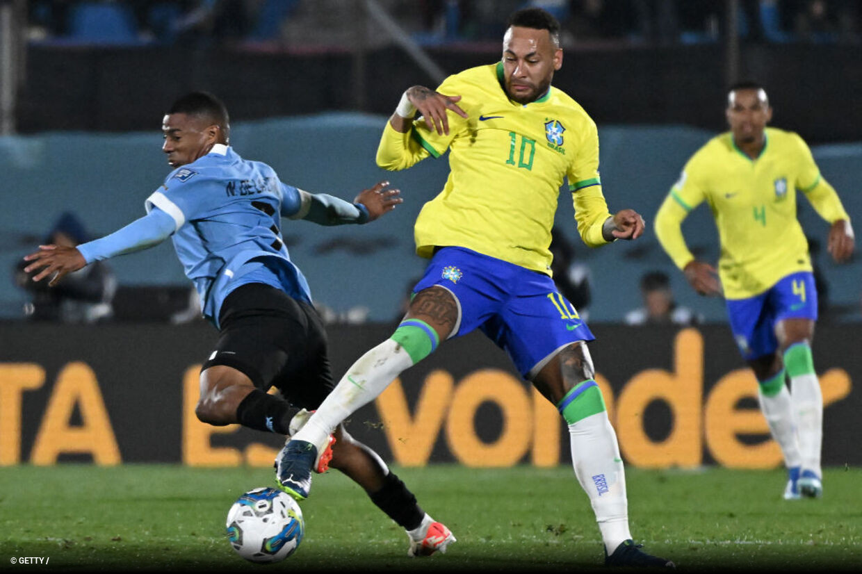 Neymar se lesiona, Brasil vai mal e perde para Uruguai em Montevidu