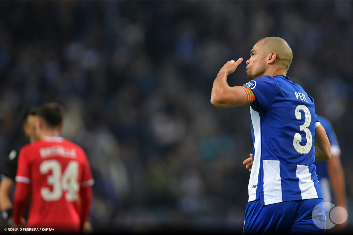 Pepe se torna o jogador mais velho a marcar na Champions e único