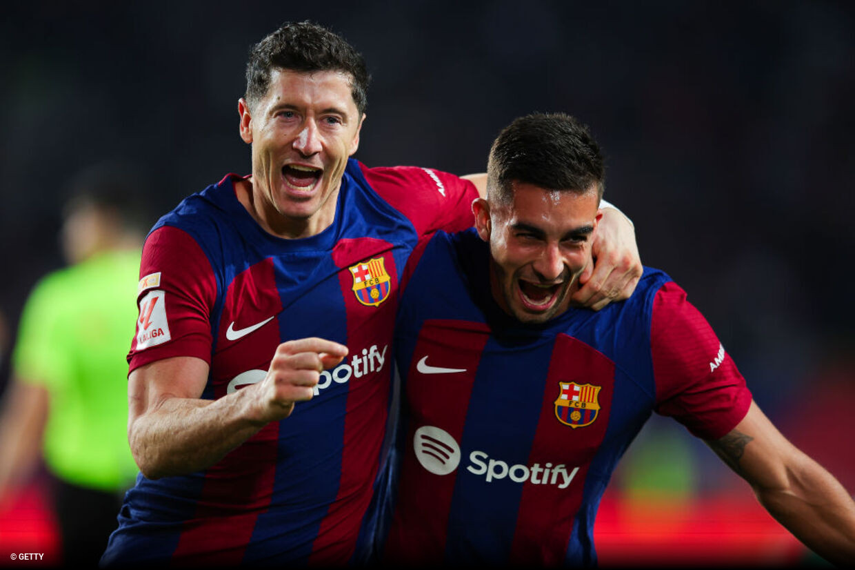 Barcelona goleia e City consegue virada; confira os jogos do dia