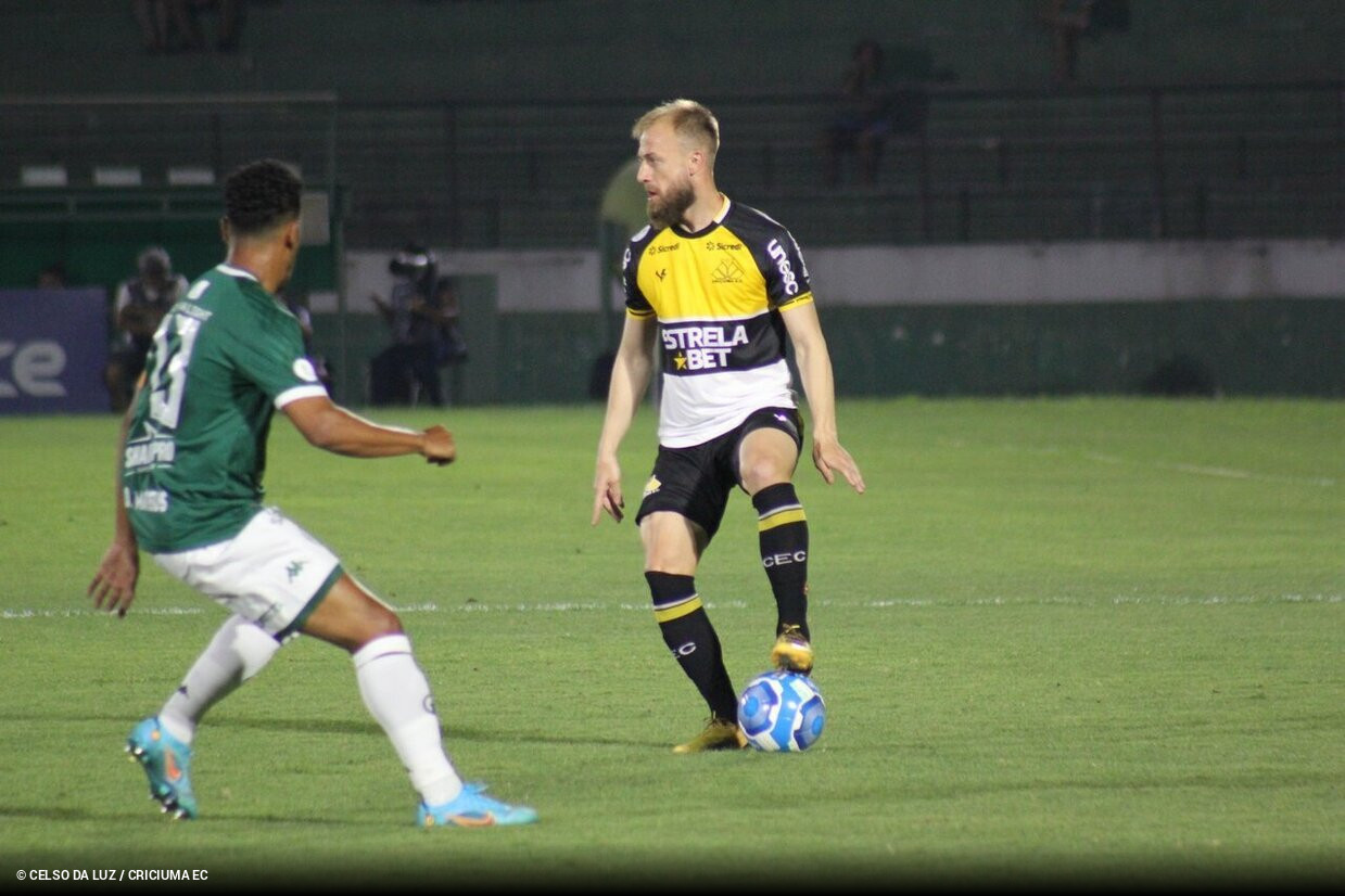 Corinthians busca empate, mas sai da briga pelo segundo lugar