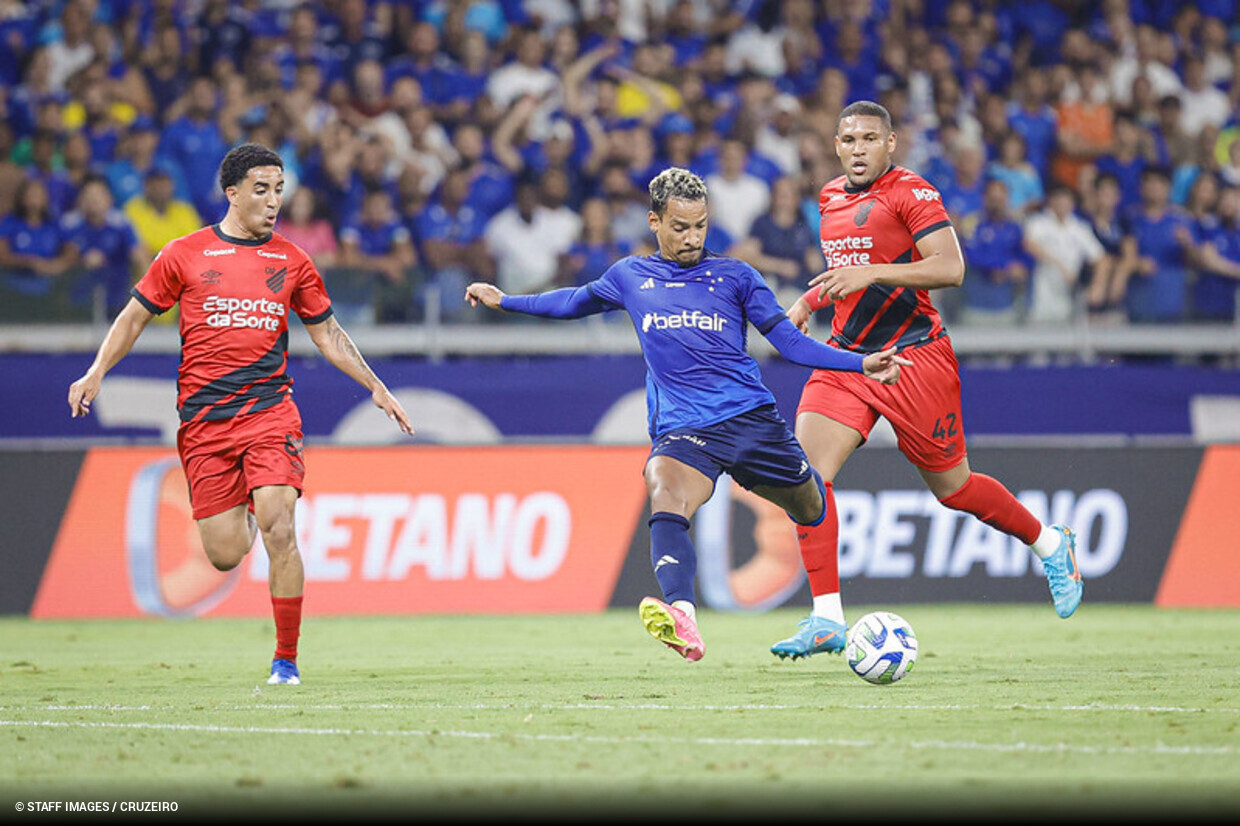 Jogadores minimizam sufoco e exaltam luta do Cruzeiro em empate