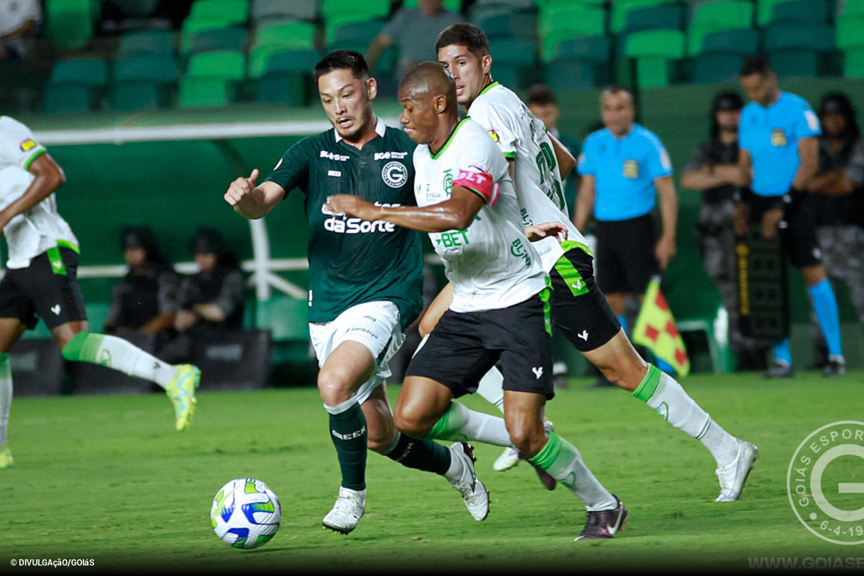 Na despedida dos rebaixados, Goiás vence o América Mineiro 