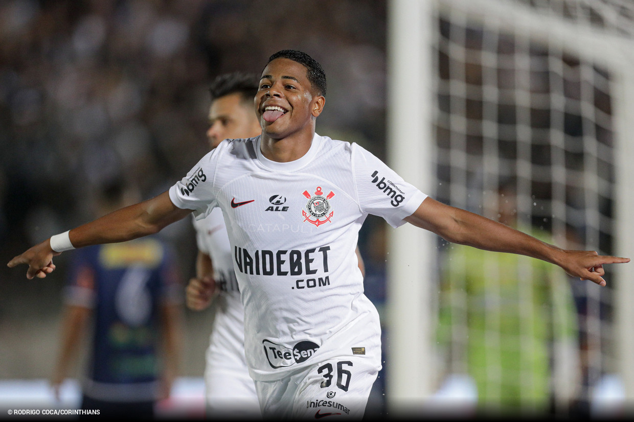 Corinthians decide cedo e bate o Cianorte para avanar na Copa do Brasil