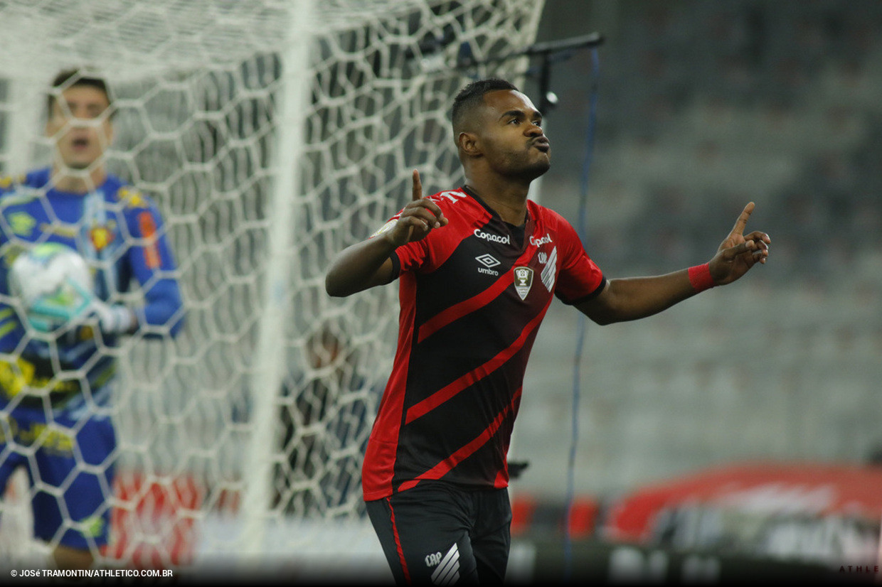 Athletico acerta retorno de Niko e emprstimo de Gabriel