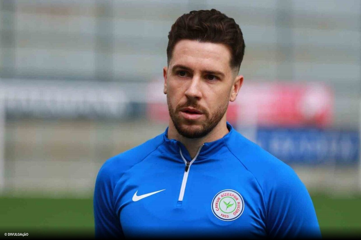 Em fim de contrato na Turquia, Gustavo Sauer aguarda Botafogo e v futuro em aberto