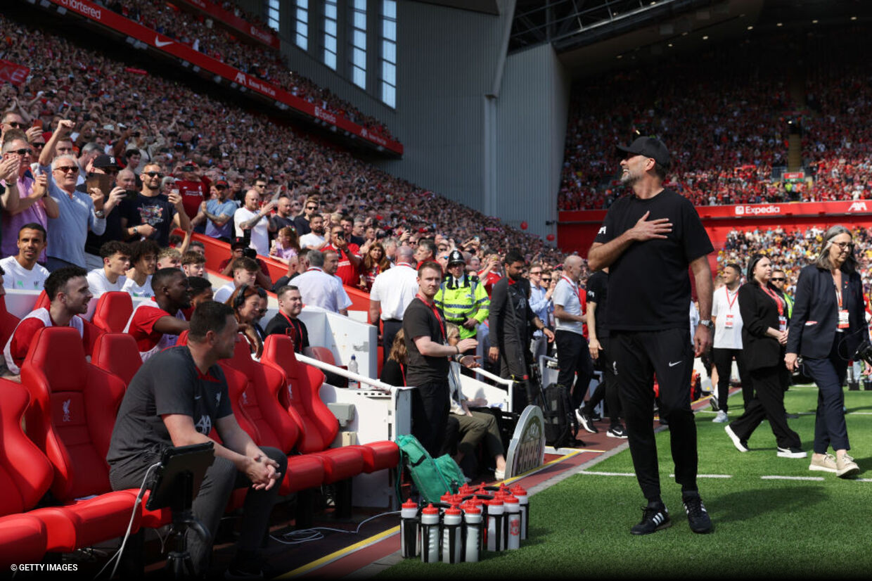 No adeus a Anfield, Klopp orquestra Liverpool ao triunfo final na Premier League