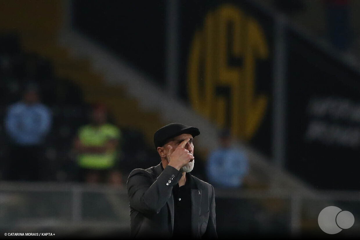 lvaro Pacheco chega no Rio para assumir o Vasco e fala sobre Coutinho