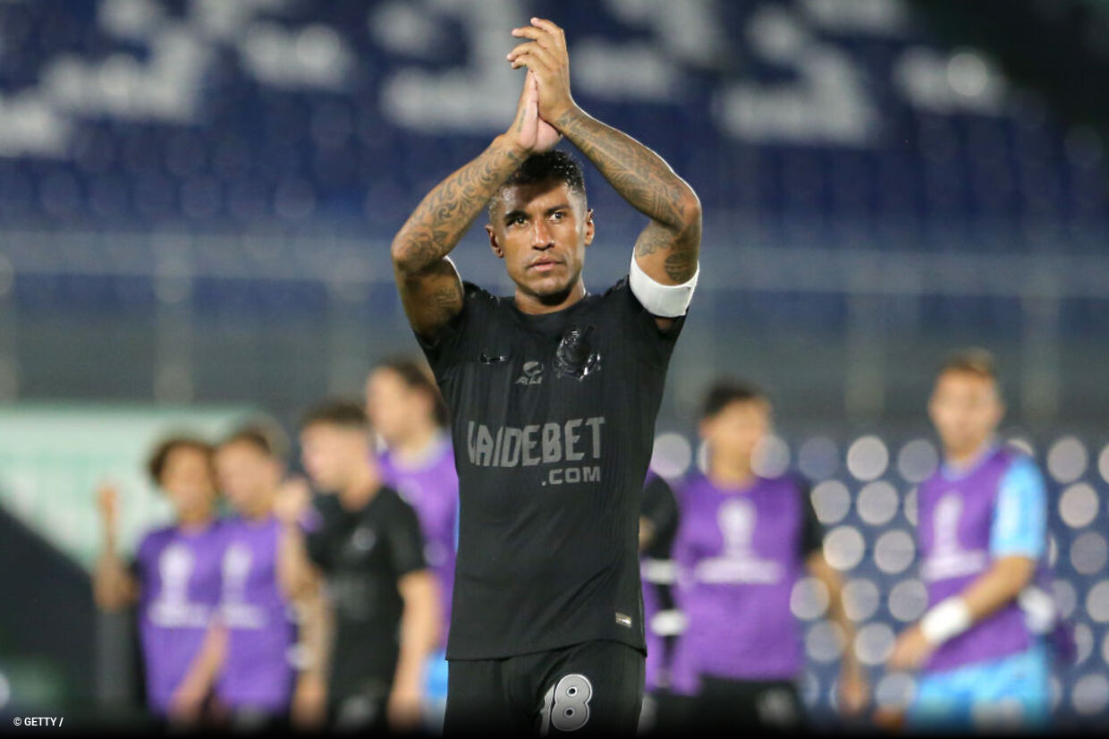 Corinthians confirma despedida de Paulinho na tera