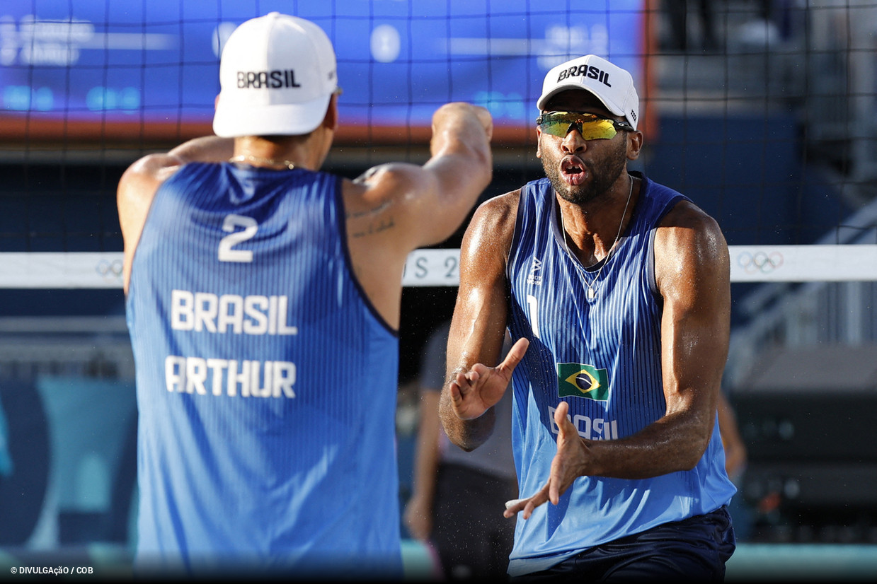 Arthur e Evandro superam dupla canadense e avanam s oitavas em Paris