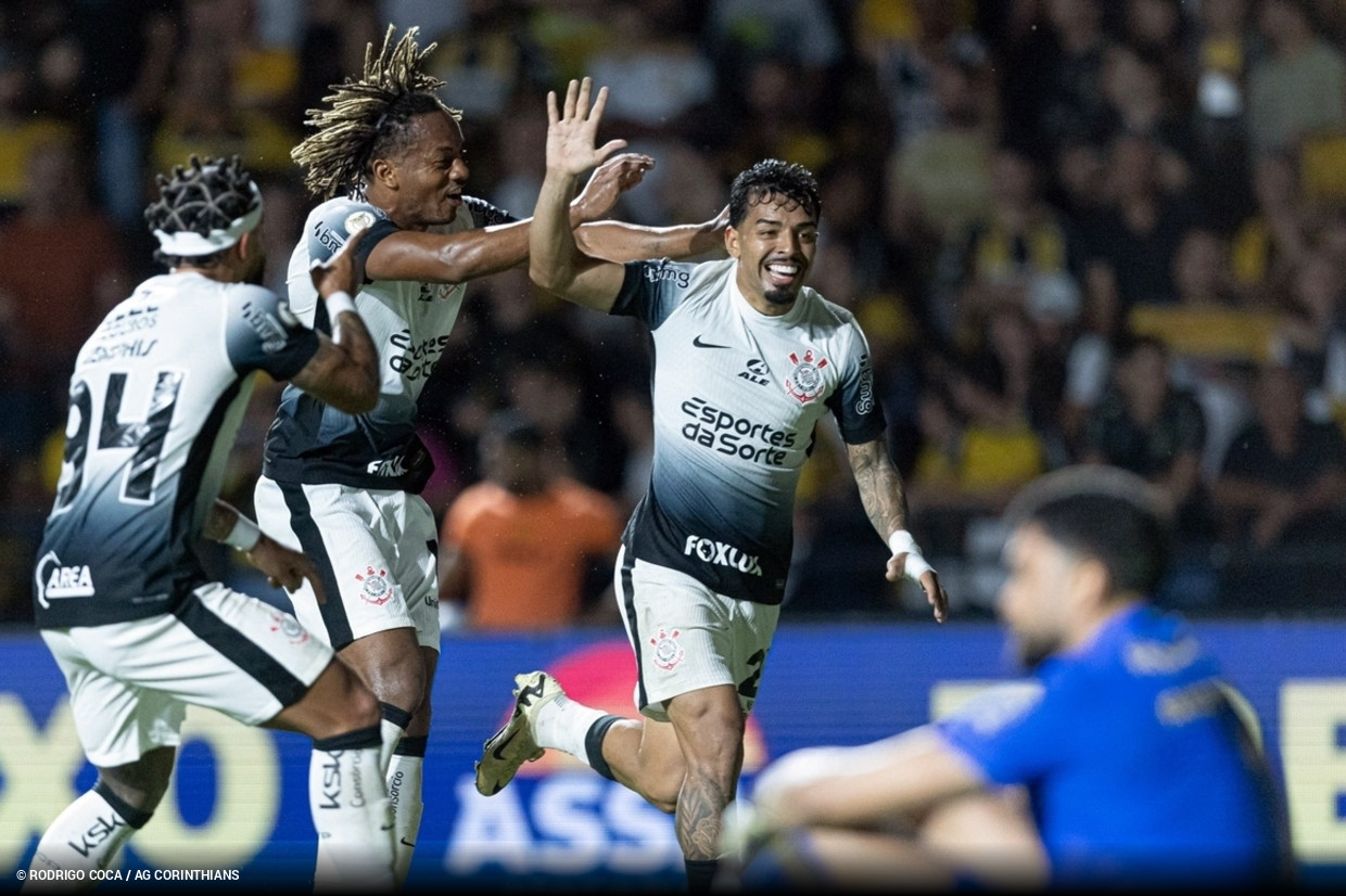 Com segundo tempo gigante, Corinthians vira sobre o Cricima e vai dormir no G8