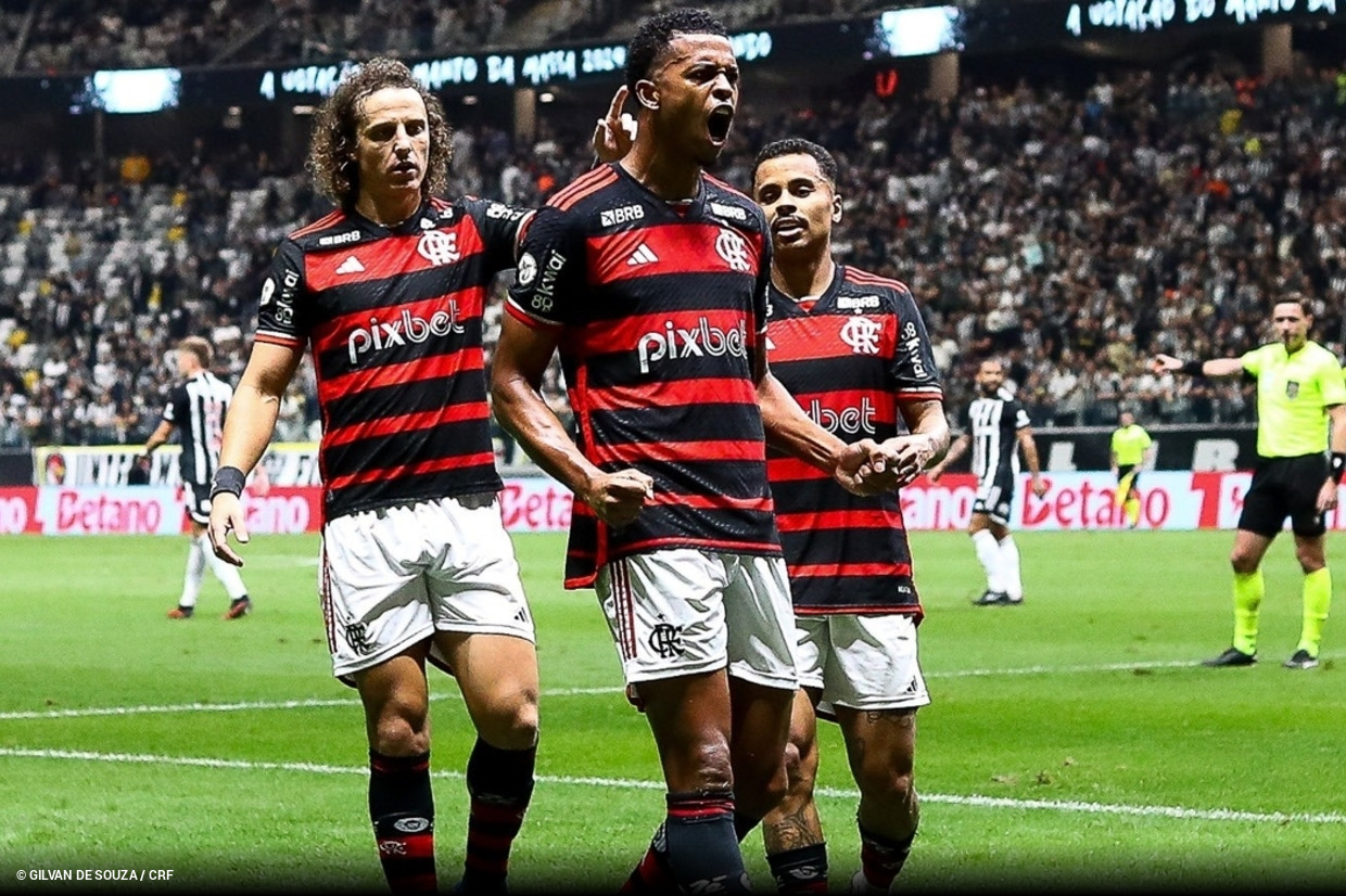 Carlinhos, Pablo e mais trs: Flamengo encaminha barca de sadas