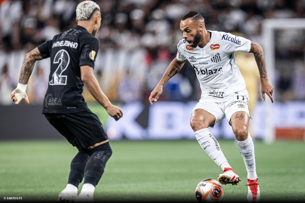 Corinthians bate o Santos e volta  final do Paulisto aps 5 anos