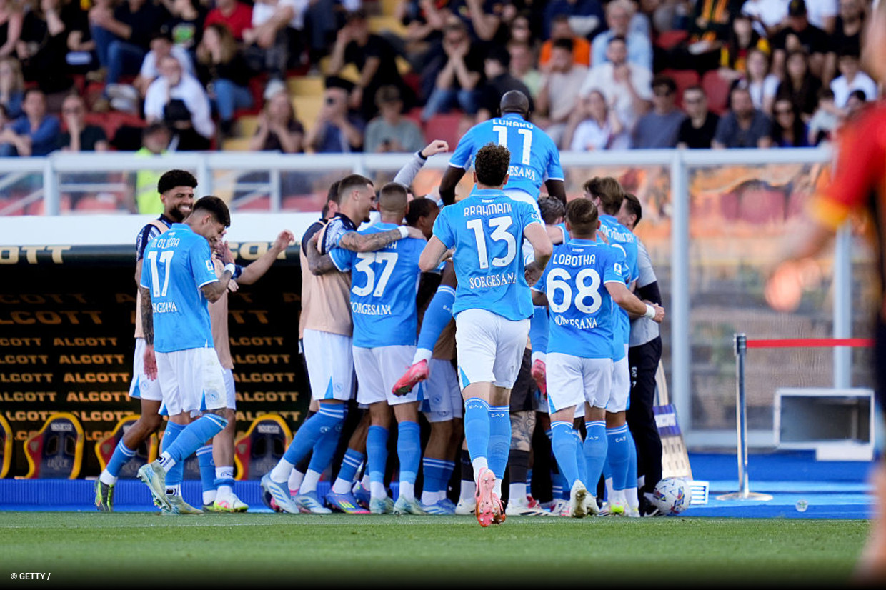 Napoli muda os protagonistas, mas mantm a base para voltar ao topo do Calcio