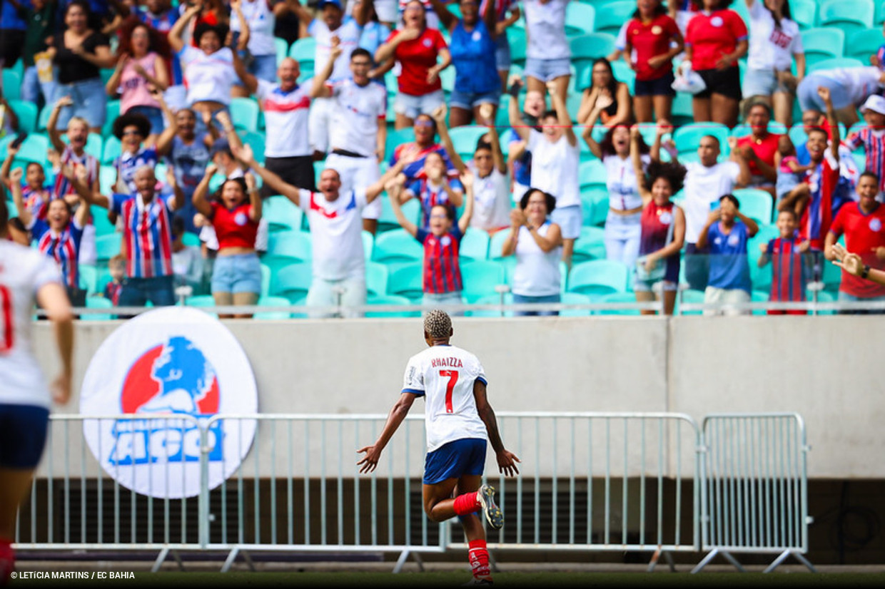 Com hat-trick, Rhaizza comanda vitria do Bahia sobre a Ferroviria na Fonte Nova